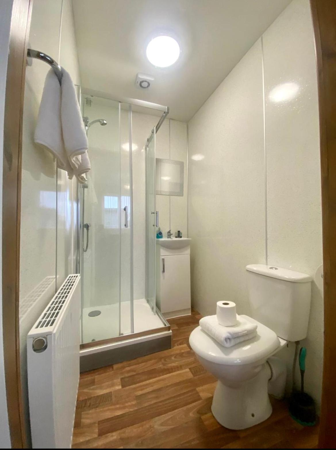 Cherry Cabin With Hot Tub Γιορκ Εξωτερικό φωτογραφία